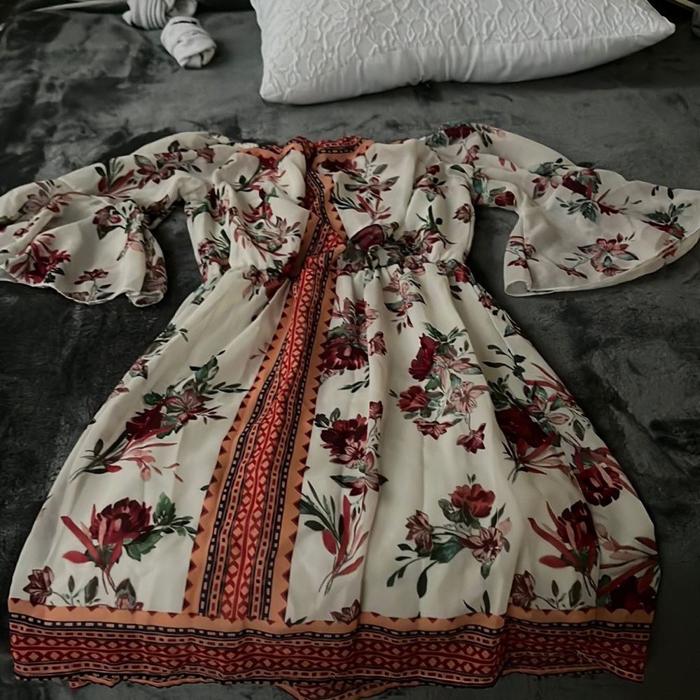 dress with flowers really cute